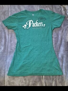 NFL Pro Line Green Bay Packers Fitted Tee, Women's US Medium